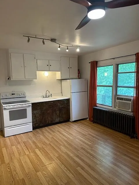 2 bed, 690 sqft, $1,545 — Photo 3