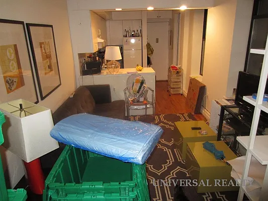 Rented by Universal Realty Group | media 25