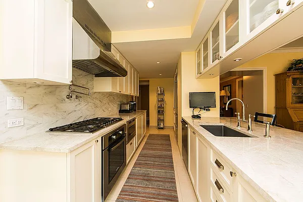 Sold by Remax Real Estate Professionals | media 12