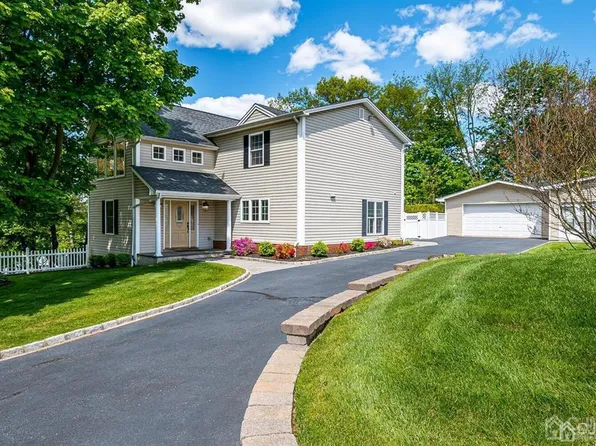 58 Elizabeth St, Sayreville, NJ 08872