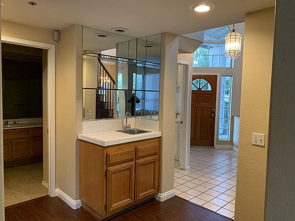 5th image of 14150 Dartmouth Ct