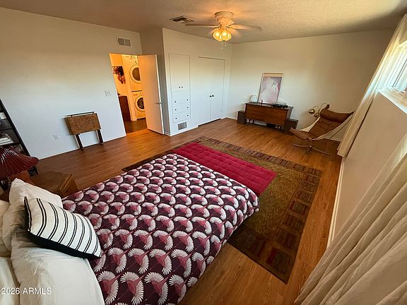5th image of 856 E VINE Avenue