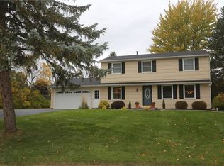 80 Maple Hill Farm Rd, Penfield, NY 14526