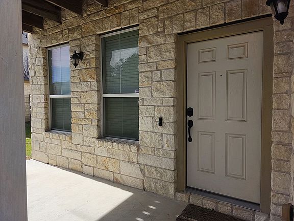 4th image of 2501 Black Orchid Dr