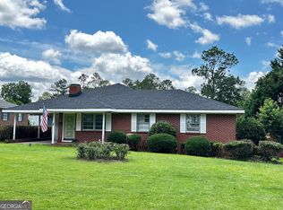 87 W Liberty St, Mc Rae Helena, GA 31055