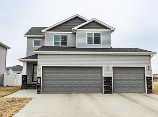 5519 59th St S, Fargo, ND 58104