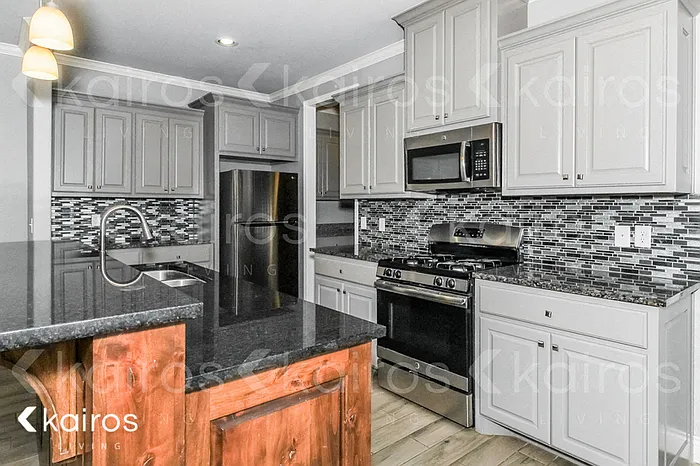 7310 Nick St — Photo 3