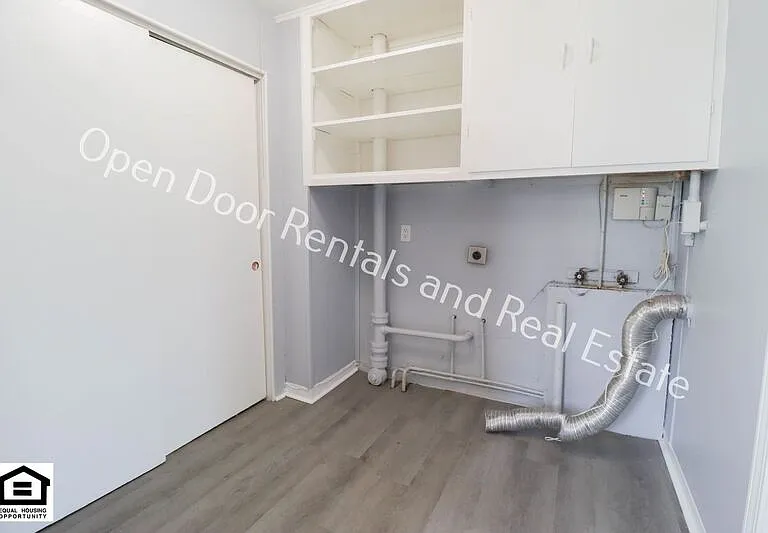 6033 S Calhoun St — Photo 11