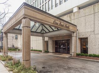 1 E Scott St APT 501, Chicago, IL 60610