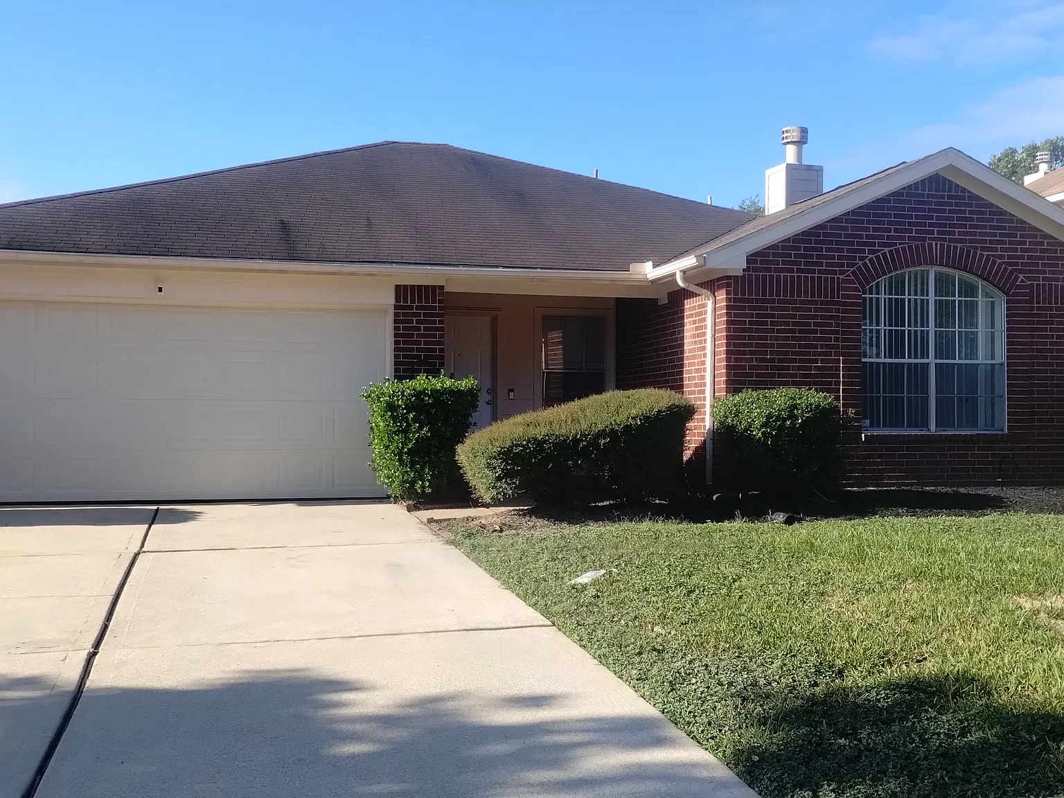 3 bed, 1556 sqft, $1,900 — Photo 2