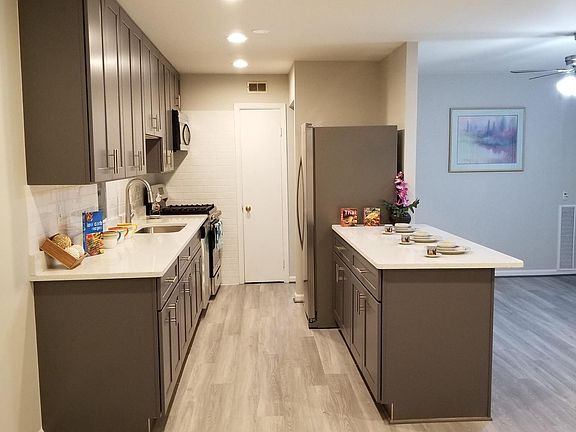 4th image of 12203 Braxfield Ct #22