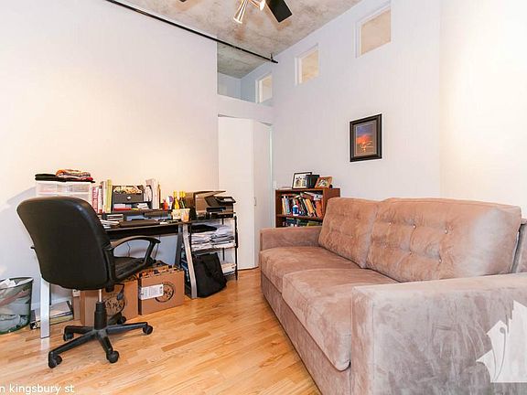 3rd image of 1000 N Kingsbury St #418