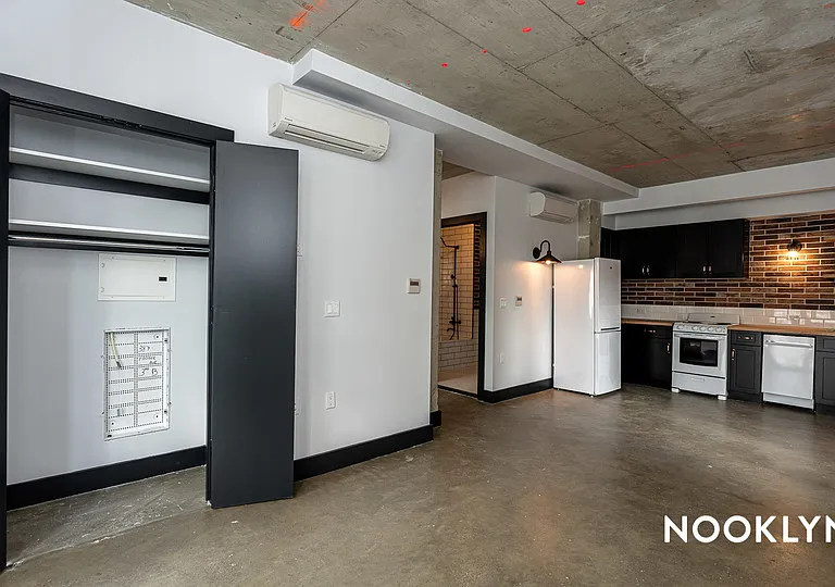 639 Foster Ave #503 — Photo 3
