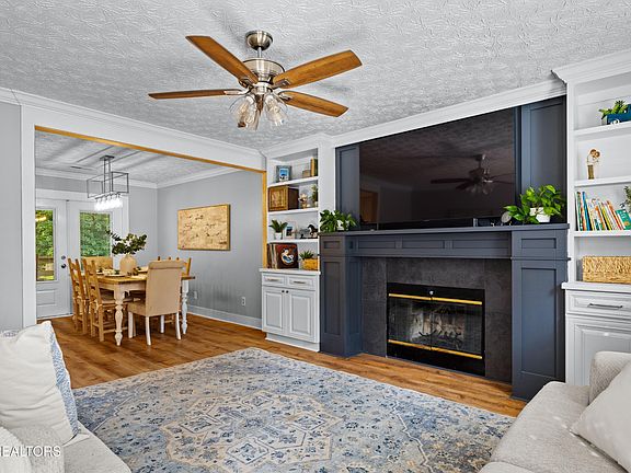5th image of 818 Vinson Ln