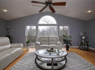 1318 Johnson Rd, Charleston, WV 25314