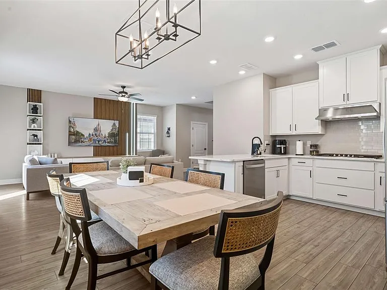 7796 Somersworth Dr — Photo 11