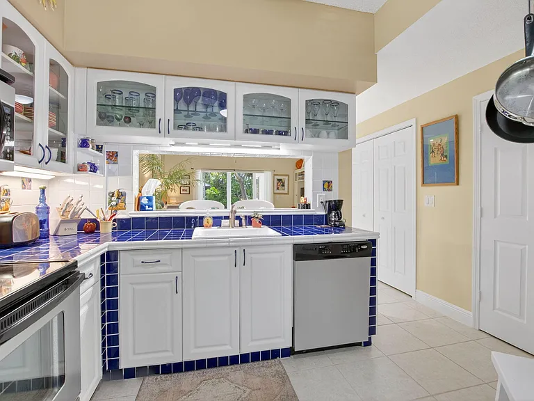 1041 Kokomo Key Ln — Photo 6