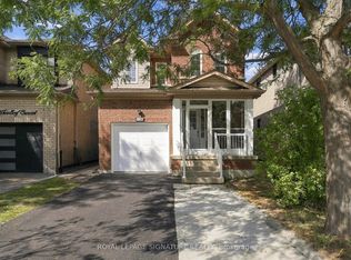 106 Heartleaf Cres, Brampton, ON L7A 2B9