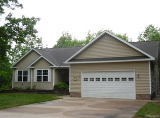 2105 Country Ln, Houghton, MI 49931