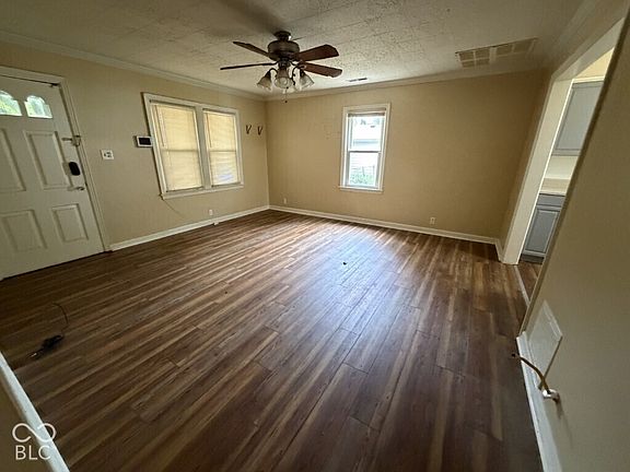 4th image of 112 E 34th St