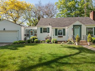 224 S Sunnybank Rd, Saint Joseph, MI 49085
