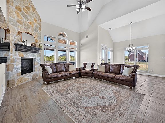 4th image of 4901 Keswick Dr