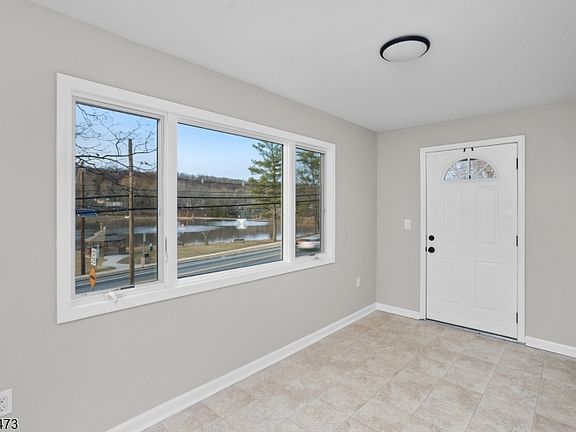 4th image of 83 Mountain Blvd