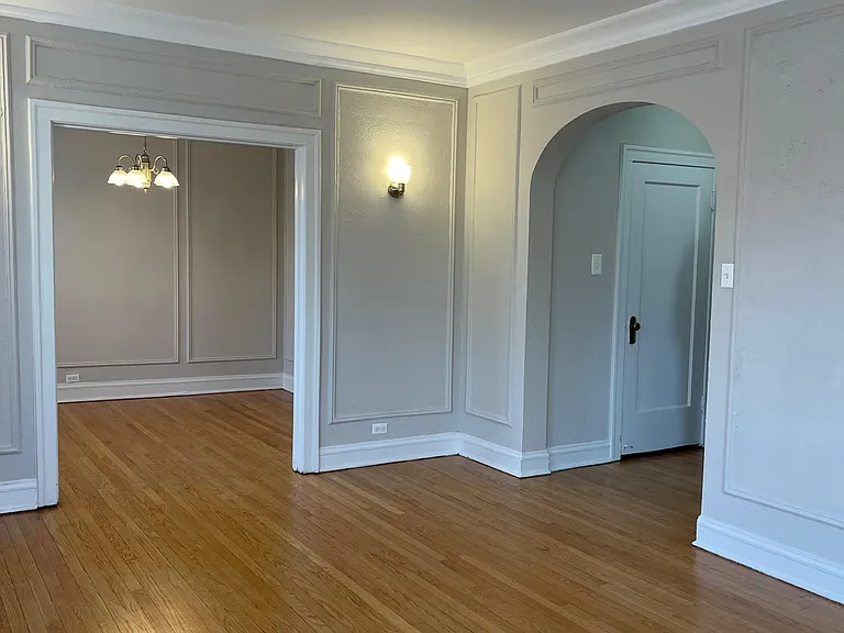1637 W Estes Ave #3 — Photo 3