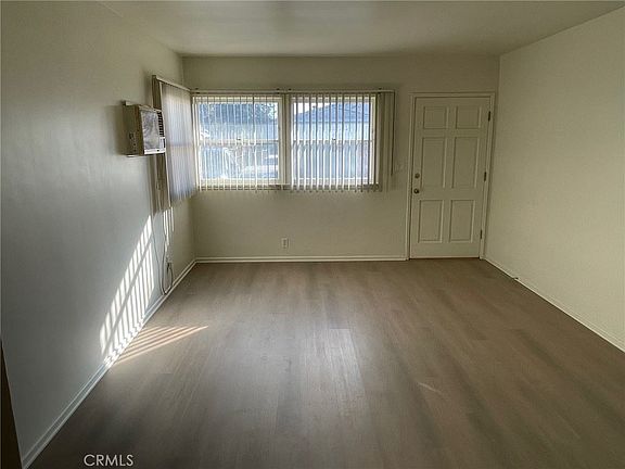 5th image of 8849 1/2 Elm Ave