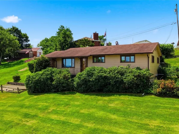 14 Oak St, Charleroi, PA 15022