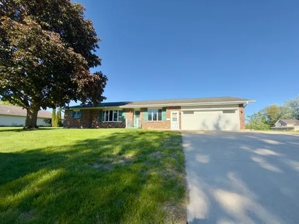 100 6th St, Fulton, IL 61252