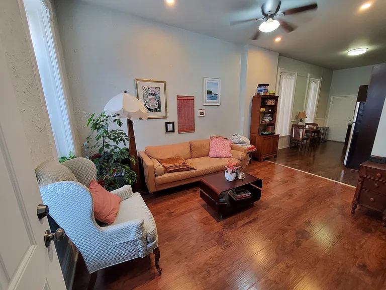 1528 N Ashland Ave #1F — Photo 1