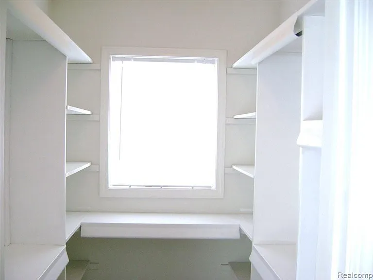 215 Cherry Dr — Photo 16