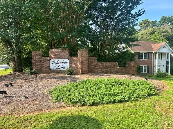11 Lakeview Ln, Stockbridge, GA 30281