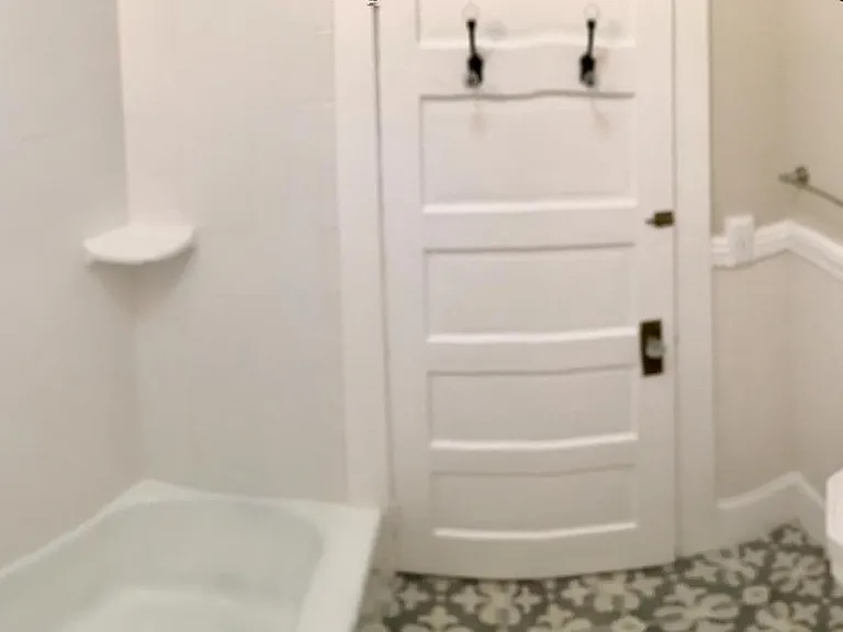 221 S Hamilton St — Photo 28