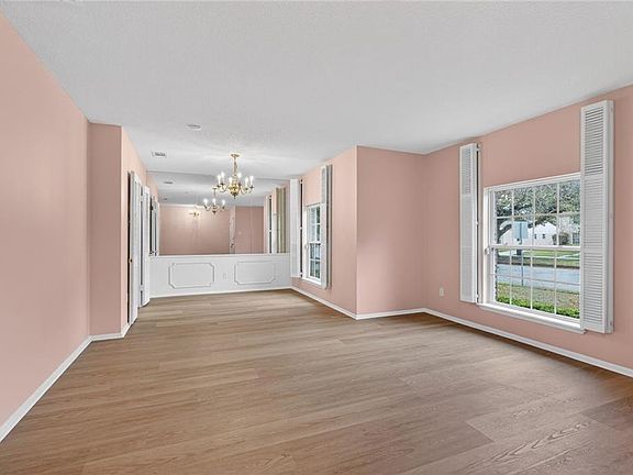3rd image of 5885 Macarthur Blvd
