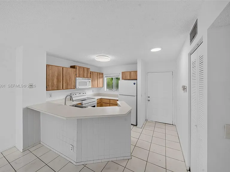 8750 N Sherman Cir #305 — Photo 51