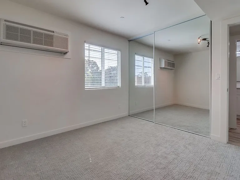 1468 Hornblend Street — Photo 6