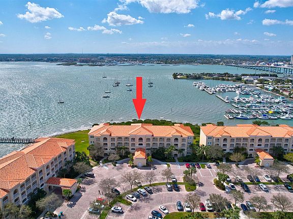 3rd image of 31 Harbour Isle Drive #105