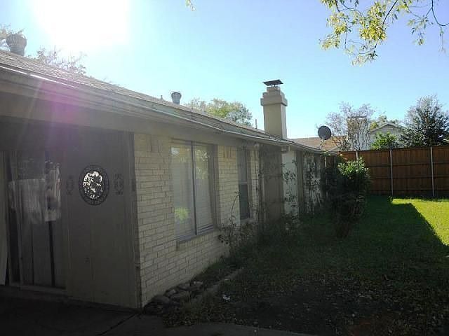 2nd image of 2813 Arcadia Ln