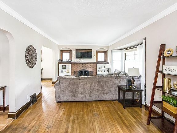 4th image of 2385 Northland Ave
