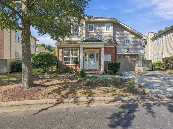 518 Silk Tree Ln, Chesapeake, VA 23320