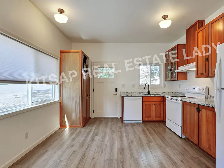 15449 Washington Ave NE #101 — Photo 7