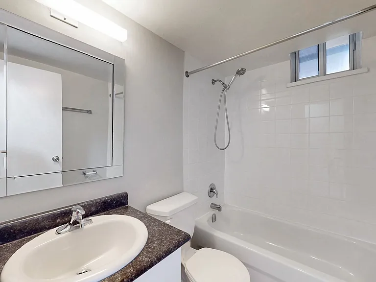 345 Merton St — Photo 8