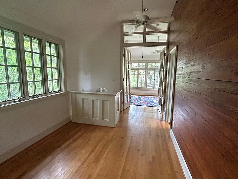 81 Spruce St NE — Photo 12