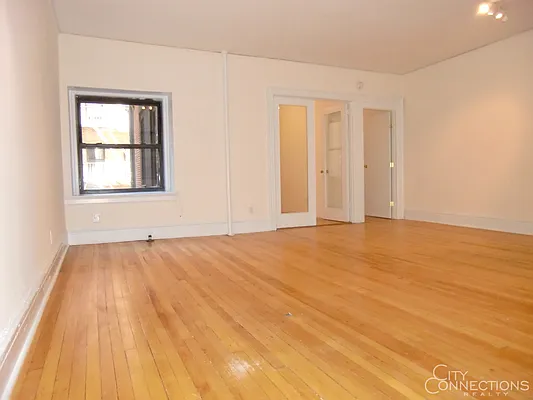 Rented by City Connections Realty | media 2