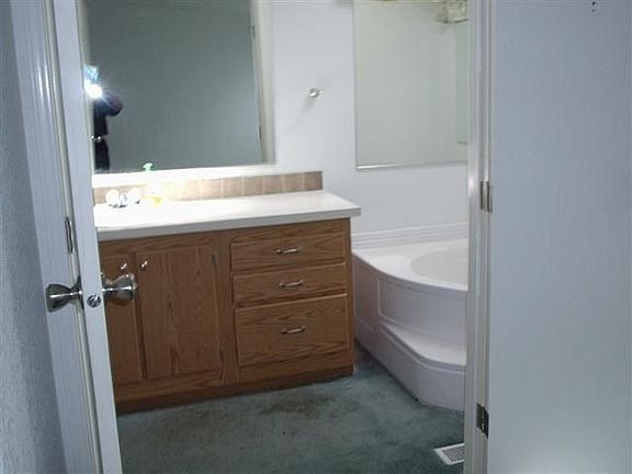 Master Bathroom-upstairs