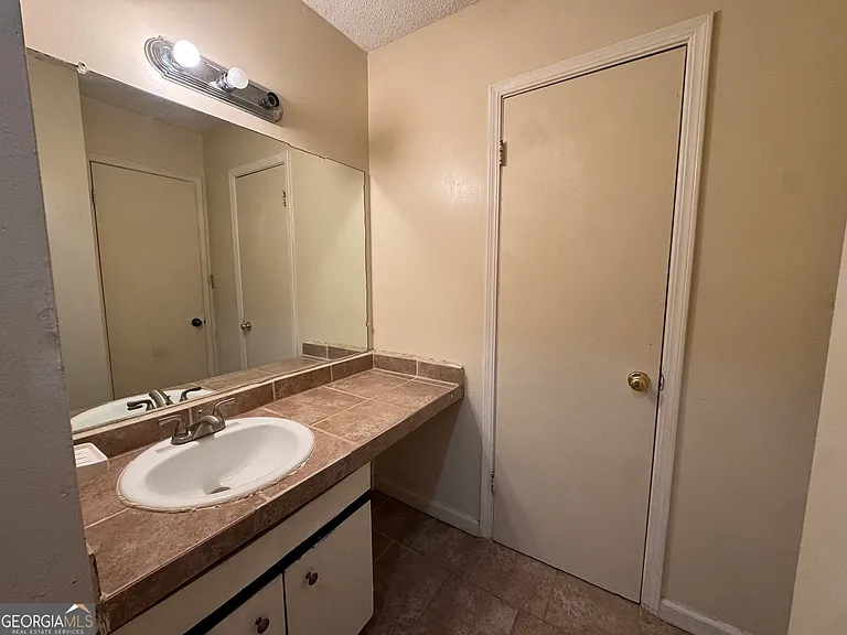 5140 Highpoint Rd #21 — Photo 8