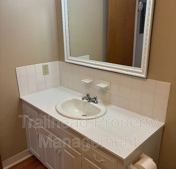 5884 W 58th St #200 — Photo 6