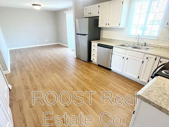4th image of 3044 Arrowsmith Dr